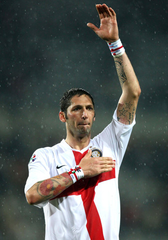 CBA俱乐部杯广厦击败天津 塔克飞身暴扣