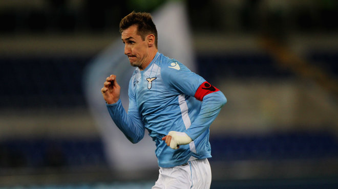 记者：曼联、切尔西、国米关注罗比尼奥之子