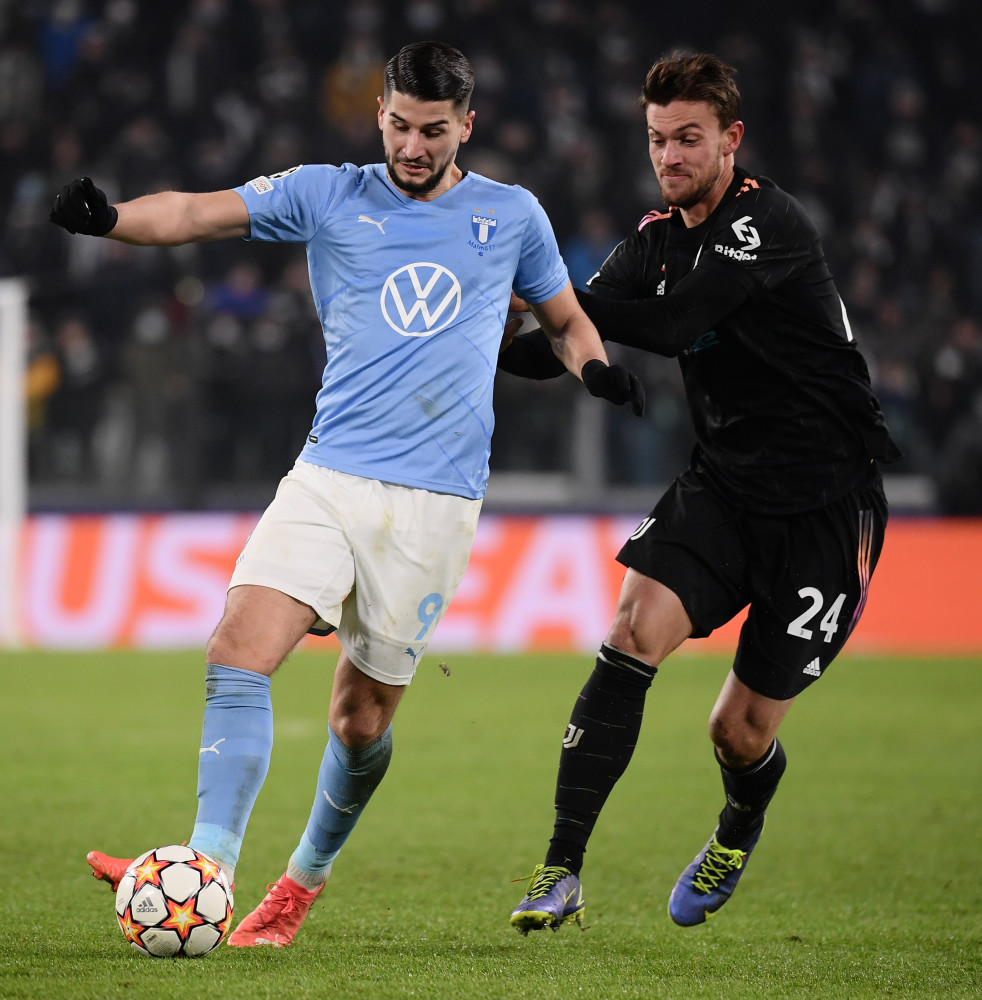 上汽浦东足球场官方：更名为沙特某竞技场的传闻纯属子虚乌有（上汽浦东足球场官方辟谣：更名为沙特某竞技场的说法不属实）