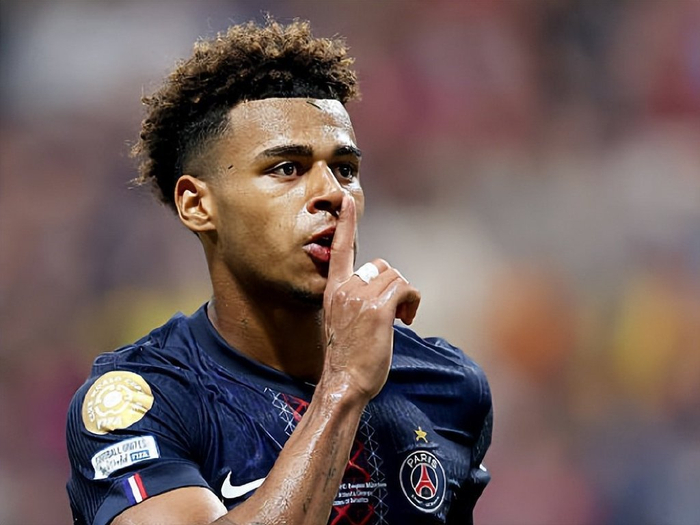 我懂用户晒视频：疑似泰山球迷看亚冠试图进入国安看台未果（我懂用户发布视频：疑似泰山球迷观亚冠试图进入国安看台未果）