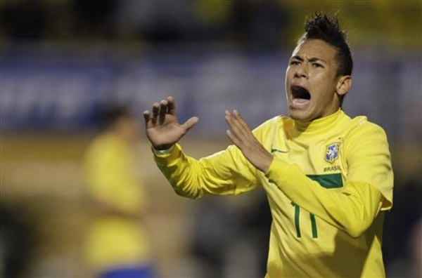 太全面了！杰伦·约翰逊过去5战场均接近30+14+11