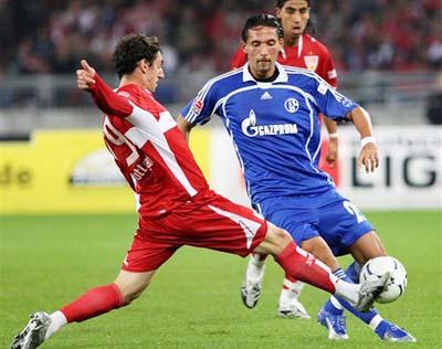 西甲战报：博耶点射制胜，阿拉维斯1-0险胜皇家社会（西甲战报：博耶点球建功，阿拉维斯1-0力克皇家社会）