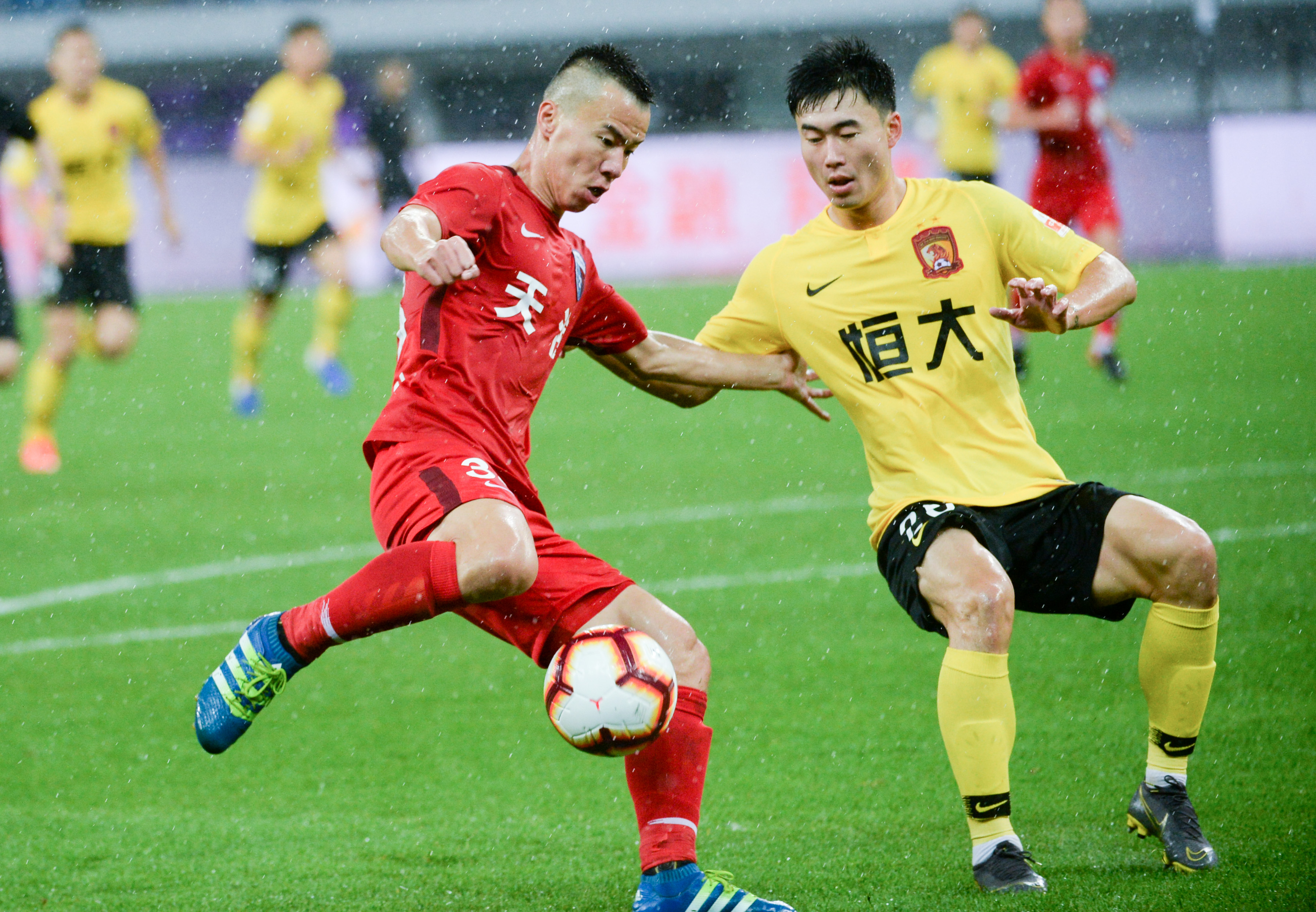 斯基拉：哈托今天与切尔西签约至2032年，并附带1年续约选项