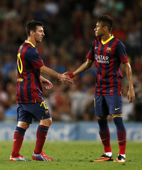 填补缺席欧战损失！曼联已考虑明夏在芬兰和瑞典打友谊赛捞金（曼联拟明夏赴芬兰、瑞典踢热身赛，弥补无缘欧战的营收损失）