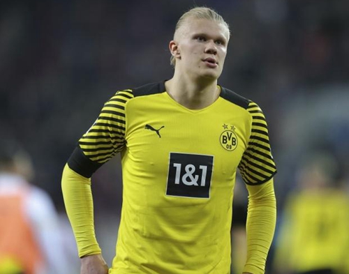 天空体育：丹·伯恩肋骨骨折+肺部受伤，可能缺席4-6周（天空体育：丹·伯恩肋骨骨折并伤及肺部，预计缺阵4至6周）