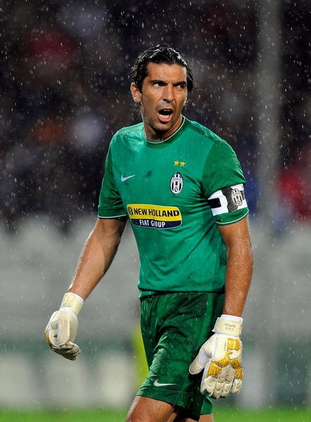 庆幸离开尤文！23岁巴西前锋夺金靴：44场独造34球！身价涨了6倍