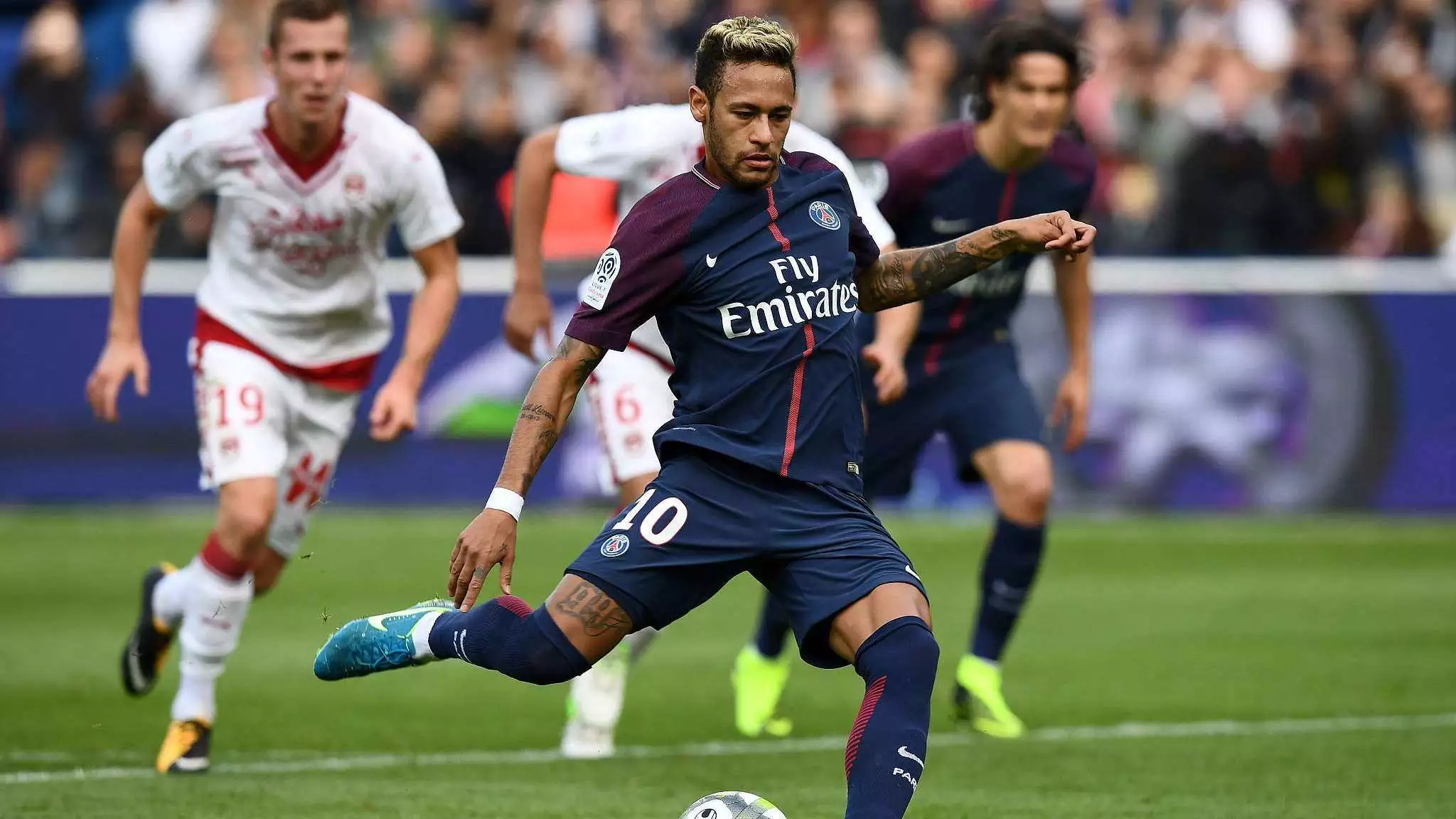 斯基拉：两家意甲俱乐部想租米雷蒂，但尤文不想放人（斯基拉：意甲两队有意租借米雷蒂，尤文无意放人）