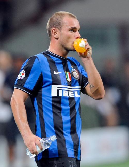 博主：客战广岛三箭申花远征军约300人，而且带着鼓（博主称申花客战广岛三箭约300名远征球迷携鼓助威）