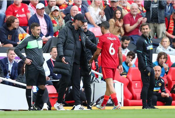 中超赛报：广州队主场击败武汉三镇,（中超战报：广州队主场力克武汉三镇）