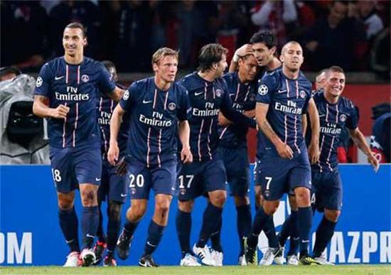 记者：阿芳和伊藤洋辉预计12月复出，穆西亚拉则需要更长时间