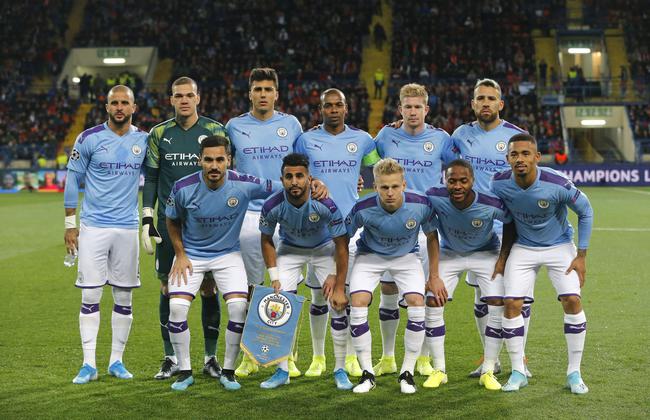 布斯克茨与阿尔巴现身迈阿密网球表演赛，为同胞阿卡助阵