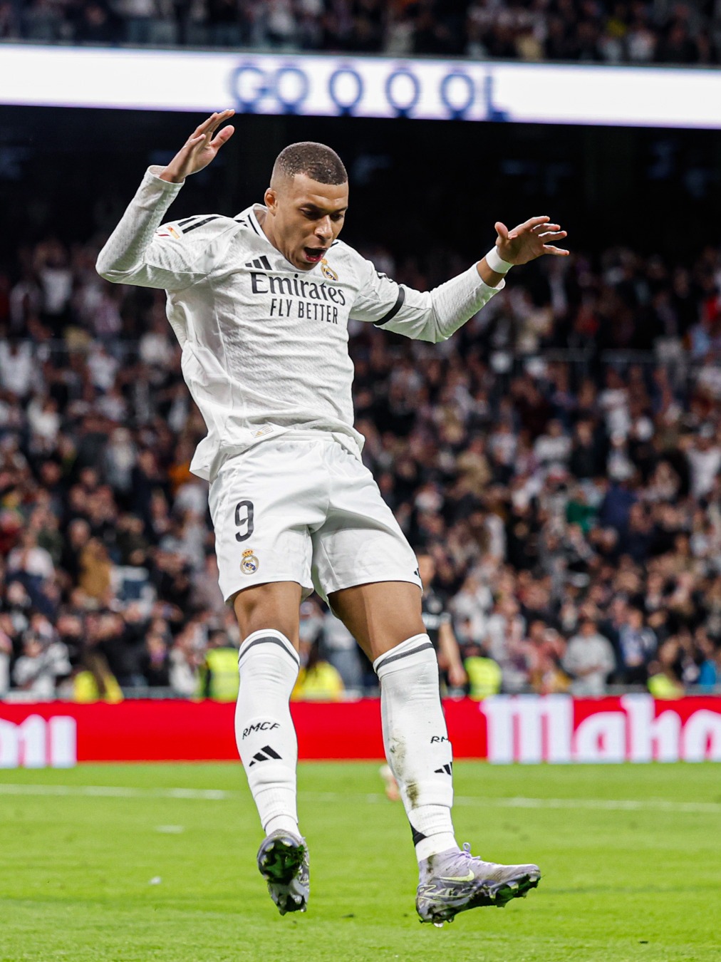 英超半场：蒂亚戈点射破门，布伦特福德暂1-0布莱顿（英超半场战报：蒂亚戈点球命中，布伦特福德暂以1-0领先布莱顿）