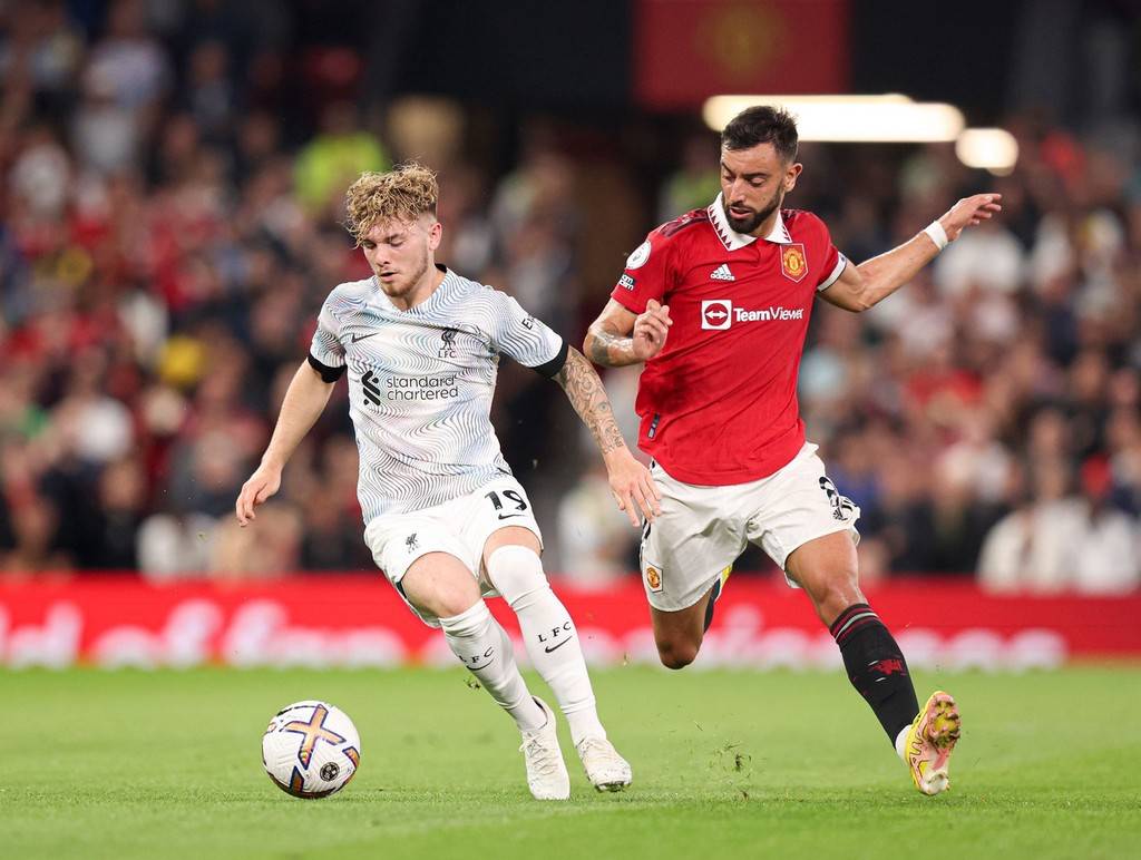 美因茨0-0圣保利，双方互有攻守（美因茨闷平圣保利，0-0难分胜负）