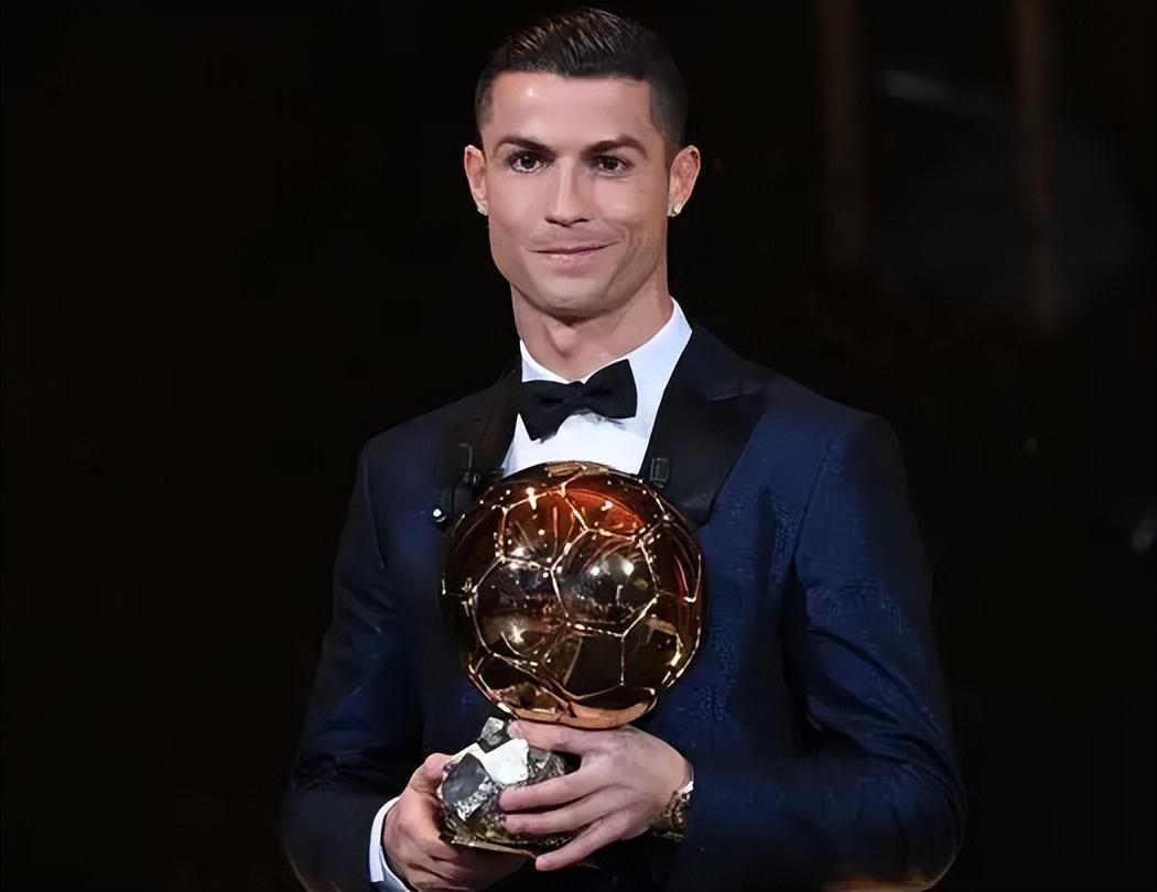 记者：当初是佩普要国足跟越南打对攻，还开小会不让陈洋参加（记者称佩普当时要求国足与越南对攻，还另开小会未让陈洋参加）