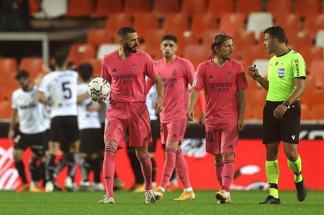 意媒：尤文仍希望签下托纳利，有意用戴维进行交换（意媒称尤文盼引进托纳利，拟以戴维作为交换筹码）